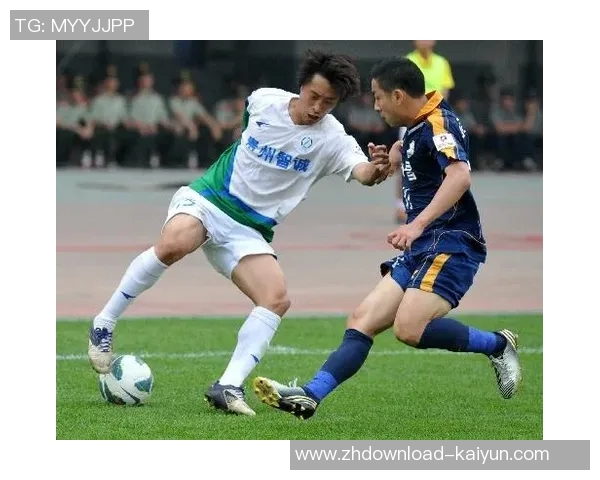 河南建业迎战贵州智诚争夺中甲联赛关键三分的激烈对决