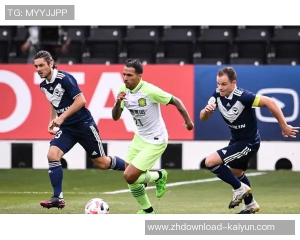 北京国安迎战墨尔本球队全力争胜展现足球魅力与激情